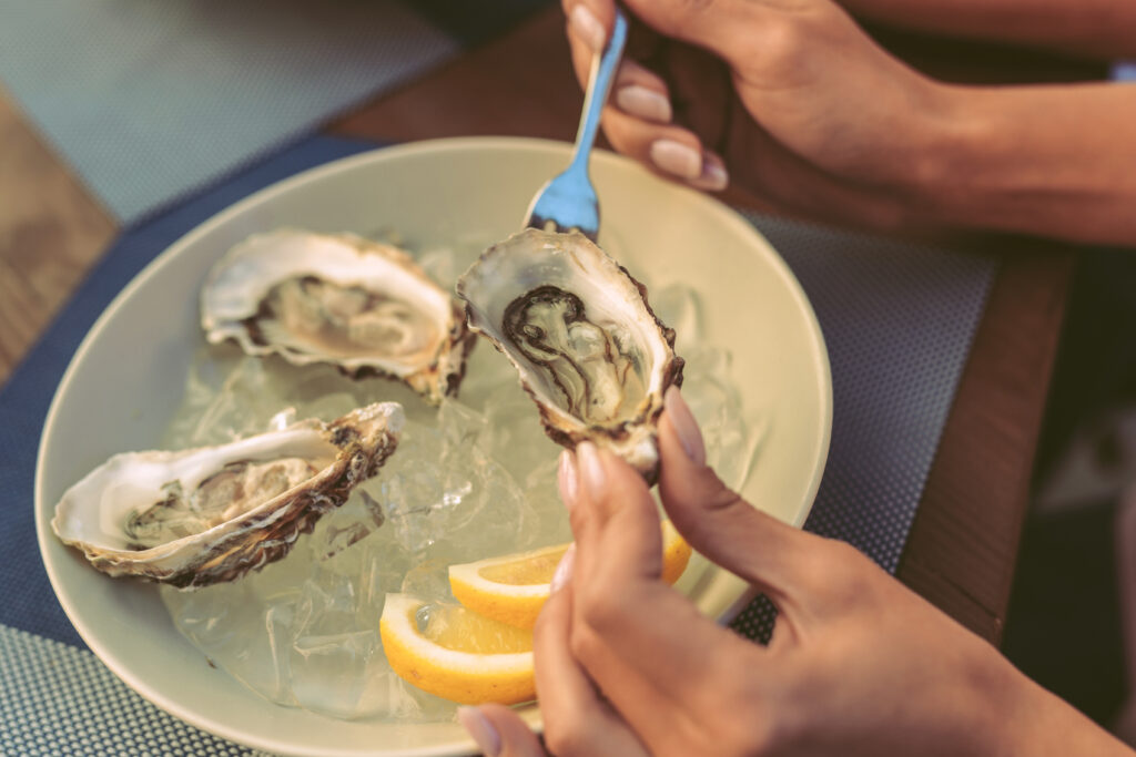 Raw Oysters Norovirus Outbreak 298 Reported Illnesses Food Poisoning