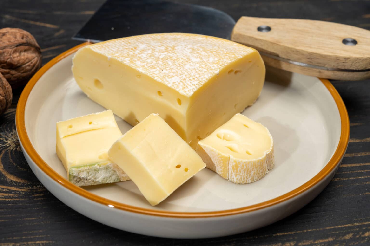 Cheese Made from Unpasteurized Milk: Why Small Batch Isn’t Always Safer